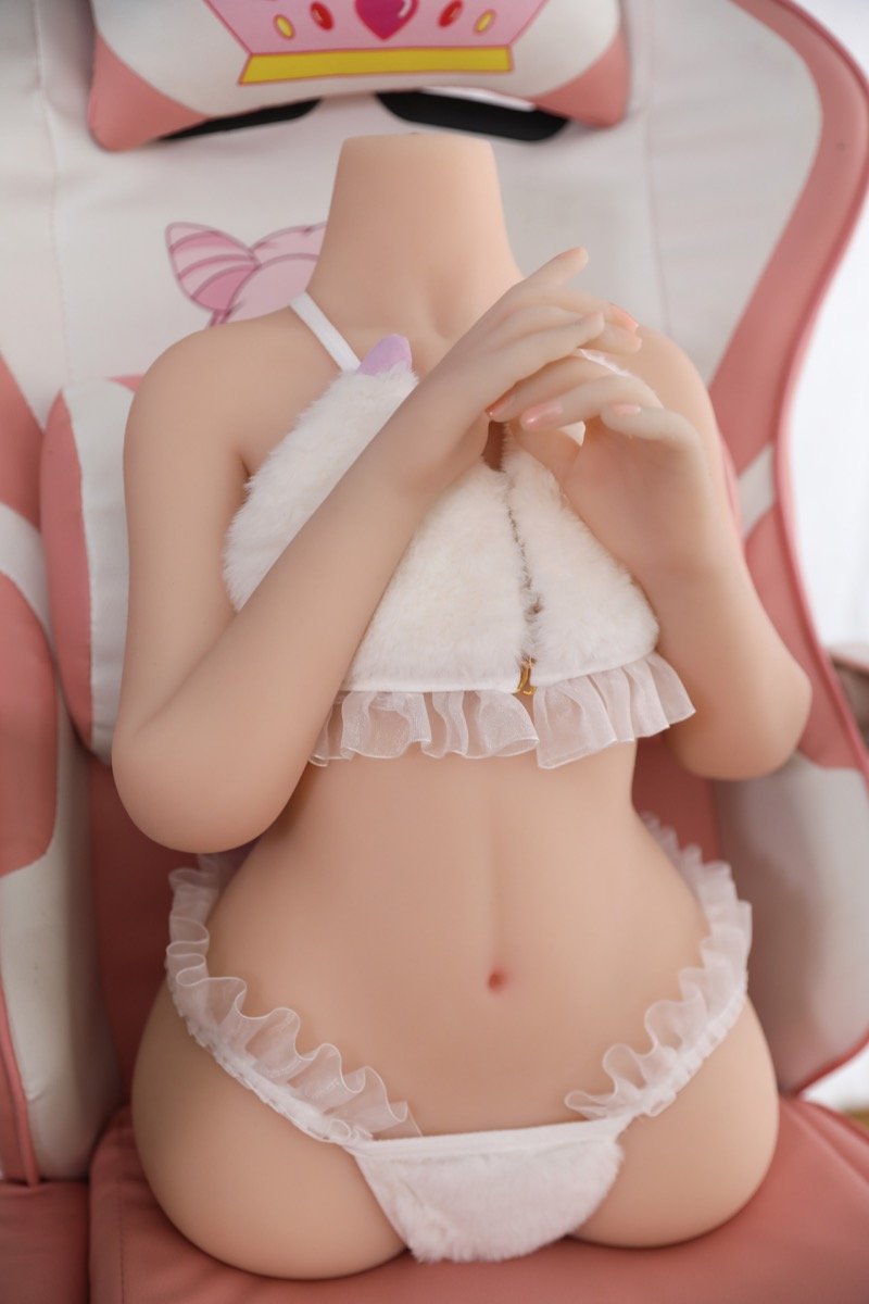 Torso de TPE hiperrealista de 55 cm con pecho plano y características vaginales y anales realistas - Imagen 11